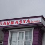 avrasya-huzurevi-dijital-baskili-isiksiz-tabela-harfkesim6